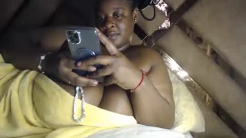 Snapshot of eyshaexotii chatting on September 15, 4:12 am eyshaexotii online show from September 15, 4:12 am
