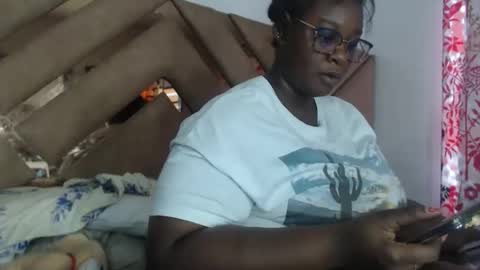 Snapshot of eyshaexotii chatting on May 18, 2:01 pm eyshaexotii online show from May 18, 2:01 pm