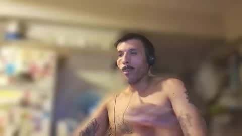 Snapshot of ezlajfer chatting on March 18, 5:10 am venusah online show from March 18, 5:10 am