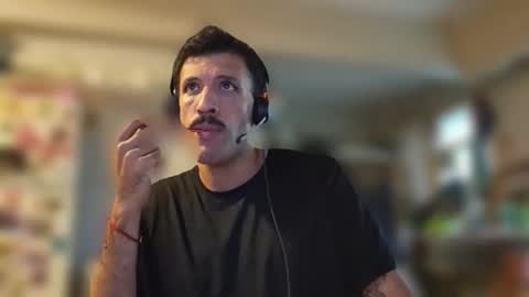 Snapshot of ezlajfer chatting on March 19, 9:52 pm venusah online show from March 19, 9:52 pm