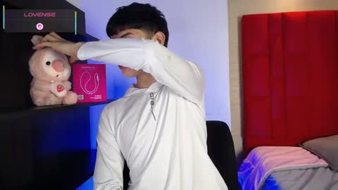 Snapshot of ezra_storm chatting on October 24, 5:04 am Juan online show from October 24, 5:04 am