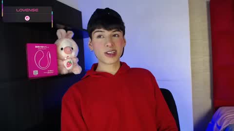 Snapshot of ezra_storm chatting on October 26, 5:02 am Juan online show from October 26, 5:02 am