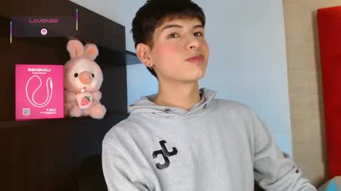 Snapshot of ezra_storm chatting on November 14, 5:17 am Juan online show from November 14, 5:17 am