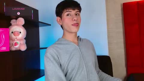 Snapshot of ezra_storm chatting on November 21, 5:39 am Juan online show from November 21, 5:39 am