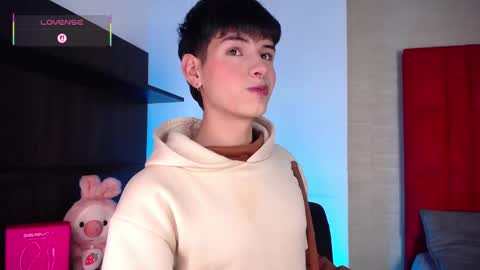 Snapshot of ezra_storm chatting on December 14, 5:46 am Juan online show from December 14, 5:46 am