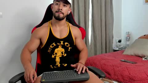 Ezzio Scolaro online show from February 15, 1:20 pm