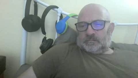 f1zzeek online show from March 12, 10:10 am