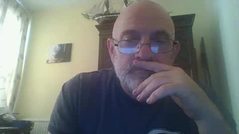 f1zzeek online show from May 3, 9:26 am