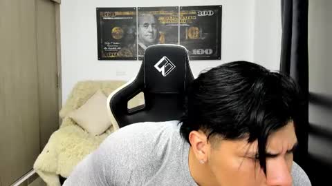 Snapshot of fabian_arango chatting on July 24, 4:43 am Fabian arango online show from July 24, 4:43 am