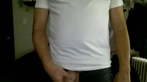 Snapshot of fabianbartolo chatting on June 15, 11:29 pm Fabian Bartolo online show from June 15, 11:29 pm