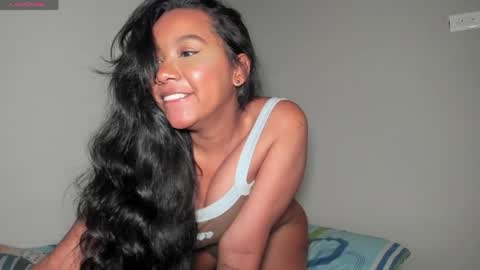 Snapshot of fabianna_laraa chatting on May 24, 7:35 am Thianna online show from May 24, 7:35 am