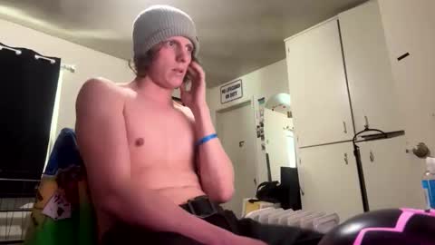 Snapshot of fadedboy4u chatting on February 7, 11:08 pm fadedboy4u online show from February 7, 11:08 pm