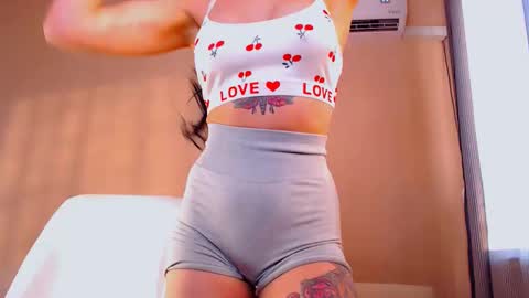 Elli  online show from December 17, 12:44 pm