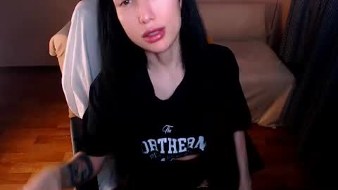 Elli  online show from July 20, 7:05 pm