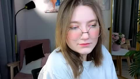 Snapshot of fairy_tara chatting on November 30, 9:19 pm Tara online show from November 30, 9:19 pm