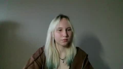 Snapshot of fairyfeller_ chatting on October 16, 3:07 am fairyfeller_ online show from October 16, 3:07 am