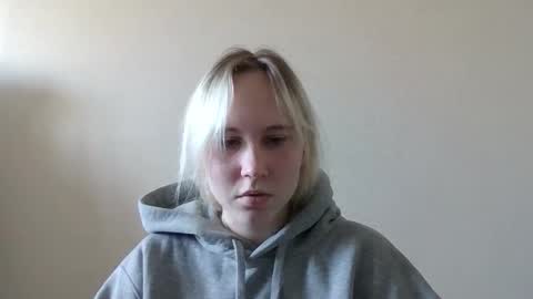 Snapshot of fairyfeller_ chatting on October 23, 9:08 am fairyfeller_ online show from October 23, 9:08 am