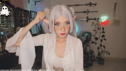 Snapshot of fairywhore chatting on January 22, 5:16 am Jackie Cosplayer online show from January 22, 5:16 am