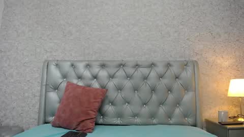 Snapshot of faith_hill chatting on December 17, 12:00 pm Faith online show from December 17, 12:00 pm