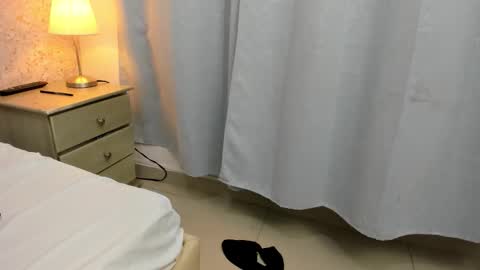 Snapshot of faith_hill chatting on March 8, 2:04 am Faith online show from March 8, 2:04 am