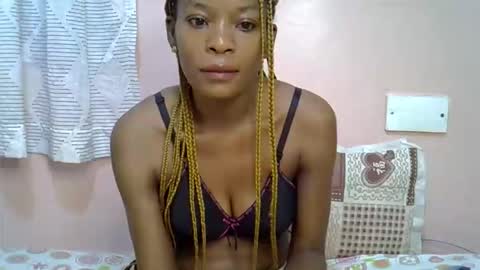 Snapshot of faizah_ chatting on March 25, 12:27 am faizah_ online show from March 25, 12:27 am