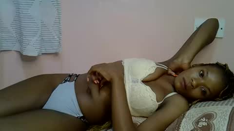 Snapshot of faizah_ chatting on March 29, 12:43 am faizah_ online show from March 29, 12:43 am