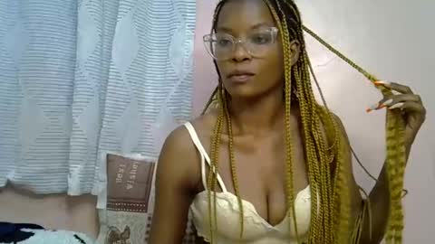 Snapshot of faizah_ chatting on April 1, 1:41 pm faizah_ online show from April 1, 1:41 pm