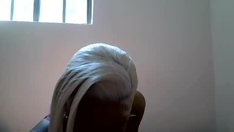 Snapshot of faizah_ chatting on August 5, 10:29 am faizah_ online show from August 5, 10:29 am