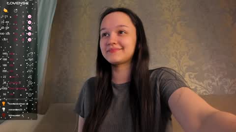 Snapshot of falcon_baby chatting on February 1, 8:58 pm falcon baby online show from February 1, 8:58 pm