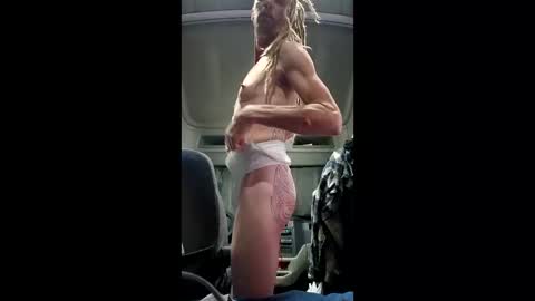 Snapshot of falconmn2013 chatting on March 28, 12:32 am Calisto online show from March 28, 12:32 am