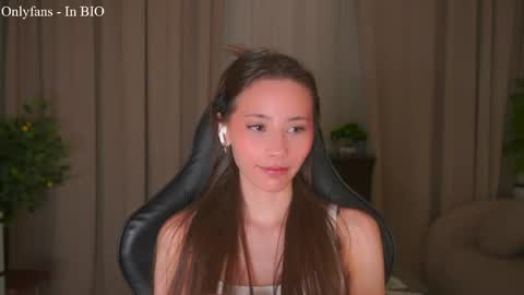 Snapshot of falinecrosthwaite chatting on May 21, 7:10 pm Kaori online show from May 21, 7:10 pm