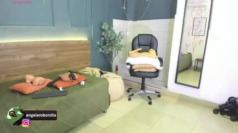 Snapshot of fallen_angel999777 chatting on May 15, 1:29 pm Megan 630 1330 -5 online show from May 15, 1:29 pm