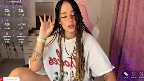 Snapshot of fallenangel_g chatting on January 26, 6:07 am Fallen Angel online show from January 26, 6:07 am