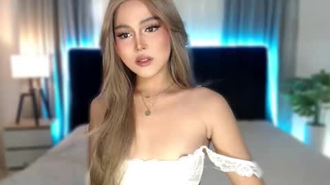 Snapshot of fallfromabove chatting on December 1, 5:34 am Belly Conklin online show from December 1, 5:34 am