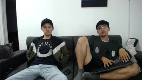 Snapshot of fallgays chatting on January 9, 2:54 am FallGays online show from January 9, 2:54 am