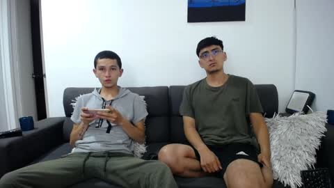 Snapshot of fallgays chatting on January 22, 12:38 am FallGays online show from January 22, 12:38 am