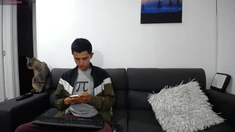 Snapshot of fallgays chatting on February 23, 12:41 am FallGays online show from February 23, 12:41 am