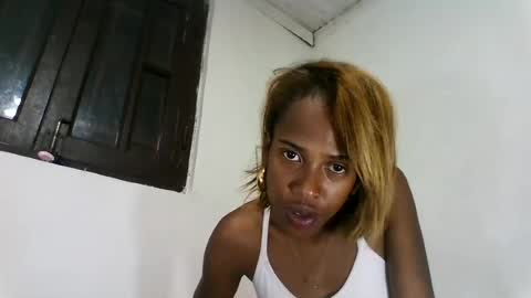 Snapshot of fallinah01 chatting on July 19, 10:57 pm fallinah01 online show from July 19, 10:57 pm