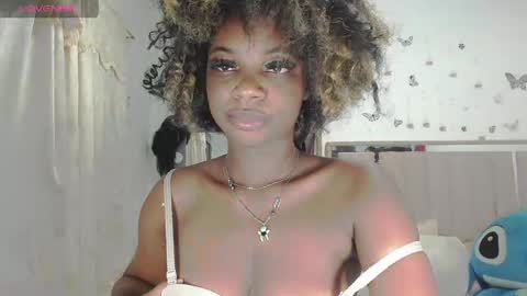 Snapshot of fallonsweett chatting on April 10, 1:22 am fallonsweett online show from April 10, 1:22 am
