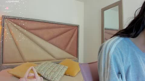 Snapshot of faloonroussel chatting on May 21, 6:15 pm Faloon online show from May 21, 6:15 pm