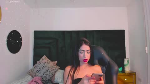 Snapshot of faloonroussel chatting on June 6, 6:34 pm Faloon online show from June 6, 6:34 pm