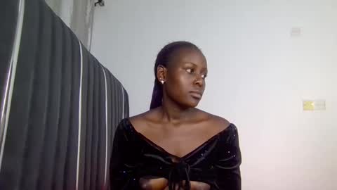 Snapshot of fancy_sly chatting on December 5, 7:10 pm FANCY online show from December 5, 7:10 pm