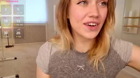 Snapshot of fancyamelia chatting on July 20, 10:39 am fancyamelia online show from July 20, 10:39 am