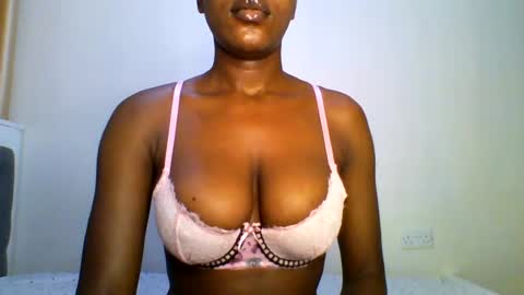 Snapshot of fancyfingers_ chatting on June 18, 2:45 am fancyfingers1 online show from June 18, 2:45 am