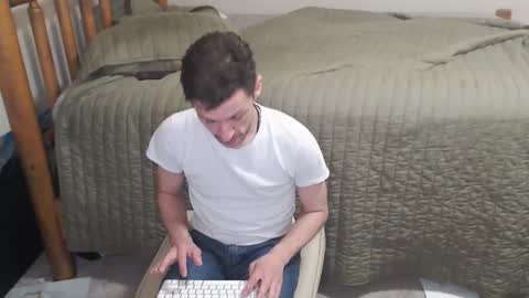 Snapshot of fanfriction chatting on May 10, 9:42 pm Fan Friction online show from May 10, 9:42 pm