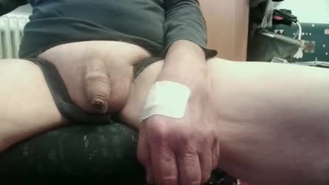 Fan from Lovens Lush   EMAILhumblepie 1   online show from December 16, 6:29 am