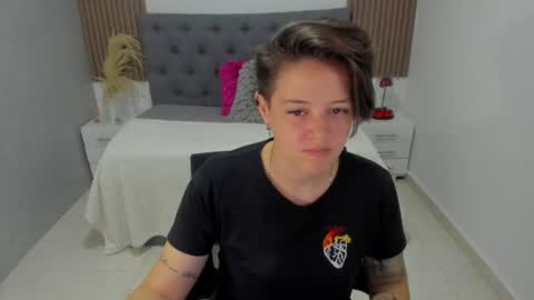 Snapshot of fanny_18 chatting on June 15, 1:24 pm FANNY online show from June 15, 1:24 pm