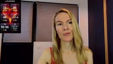 Snapshot of fanny_posy chatting on February 14, 2:33 pm Fanny online show from February 14, 2:33 pm