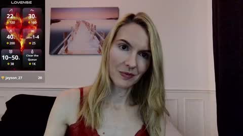 Snapshot of fanny_posy chatting on February 20, 1:25 am Fanny online show from February 20, 1:25 am