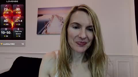 Snapshot of fanny_posy chatting on February 27, 5:02 am Fanny online show from February 27, 5:02 am
